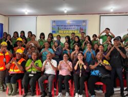 Distrik Miru Sosialisasi Pengolahan Sampah di SMPN 2 Mimika