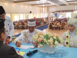 Disdukcapil Nikahkan 52 Pasutri Secara Massal di Mimika