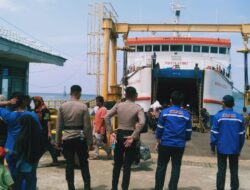 Sinergi TNI–Polri Jaga Pelabuhan Simboro, Arus Penyeberangan Mamuju Tetap Kondusif