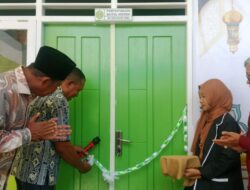 Disdik Mimika Resmikan Perpustakaan Baitul Hikmah dan Ruang UKS Al-Fiat di SMP YAPIS Ranting SP 2 Timika