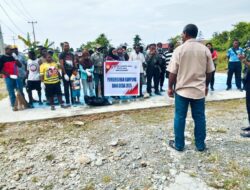 Pemerintah Kampung Nawaripi Bersih Kampung di Empat RT