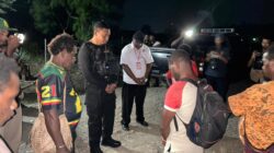 Polres Nabire Turun Tangan: 30 Paket Sembako Disalurkan untuk Pengungsi Kali Harapan