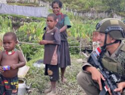 Tawa di Tengah Senyap Konflik: Cara Sunyi Satgas Damai Cartenz Menaklukkan Hati Warga Sinak